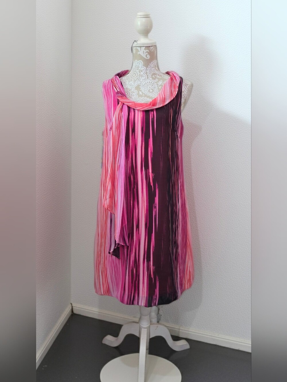 Rabbit Rabbit Rabbit Designs Pink Gradient Cowl Neck Cocktail Dress Size 12 - Picture 6 of 8